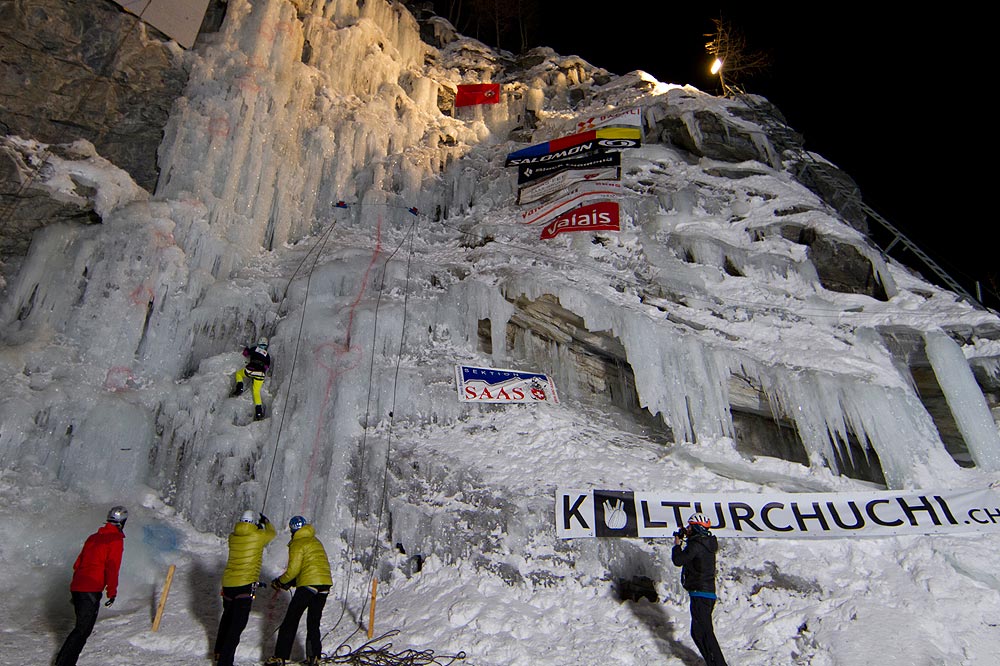 Eisbahn in Saas-Grund und Saas-Fee